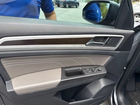 Used 2022 Volkswagen Atlas SE FWD image 17