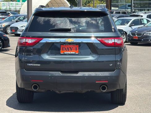 Used 2021 Chevrolet Traverse LT FWD image 6