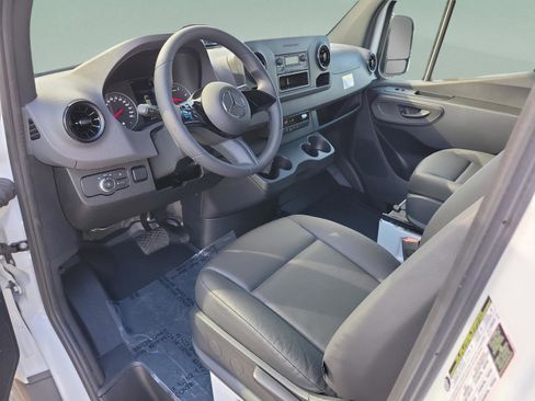 New 2025 Mercedes-Benz Sprinter 2500 image 10