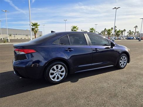 Certified 2021 Toyota Corolla LE image 4