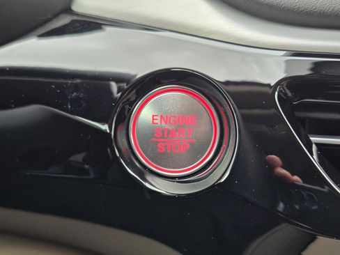 Certified 2025 Acura MDX w/ Technology Package image 21