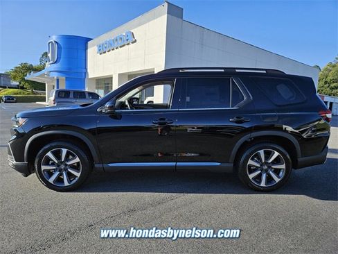 New 2025 Honda Pilot Touring image 4