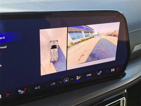 Used 2026 Chevrolet Traverse LT w/ Midnight/Sport Edition image 14