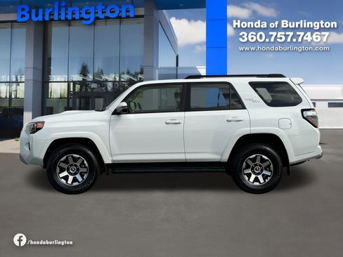 Used 2024 Toyota 4Runner TRD Off-Road Premium image 11