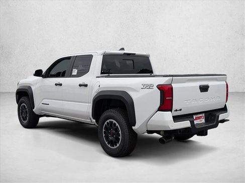 Used 2024 Toyota Tacoma TRD Off-Road image 3