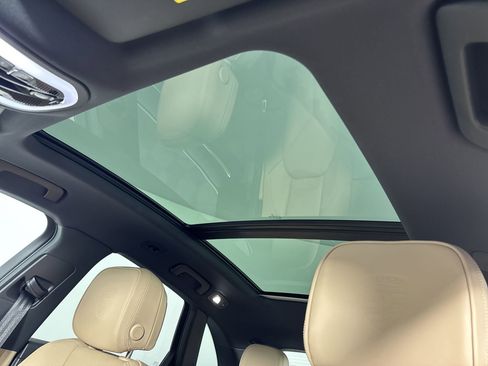 Used 2025 Porsche Macan image 16