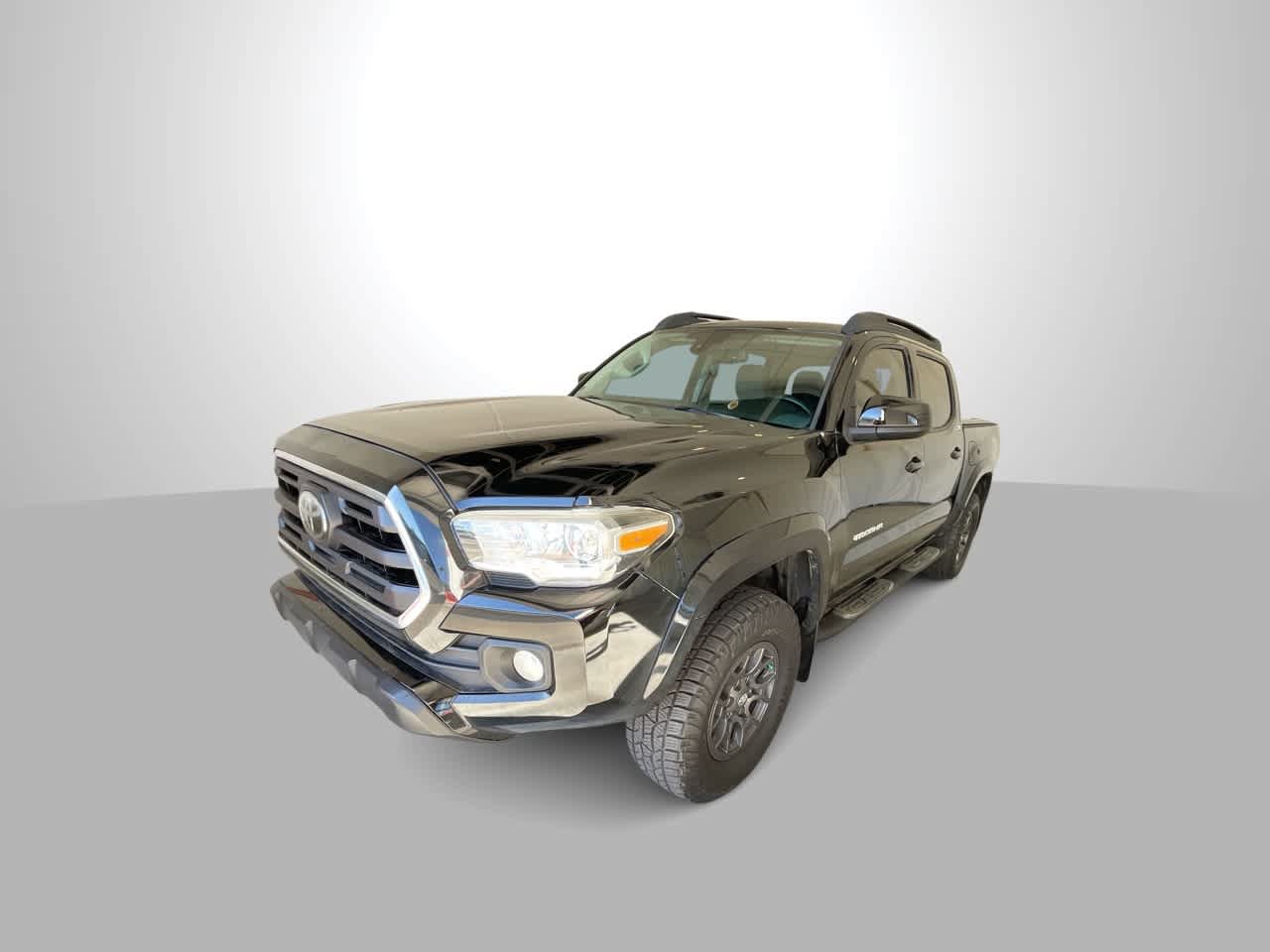 Used 2018 Toyota Tacoma SR5 AWD/4WD image 4