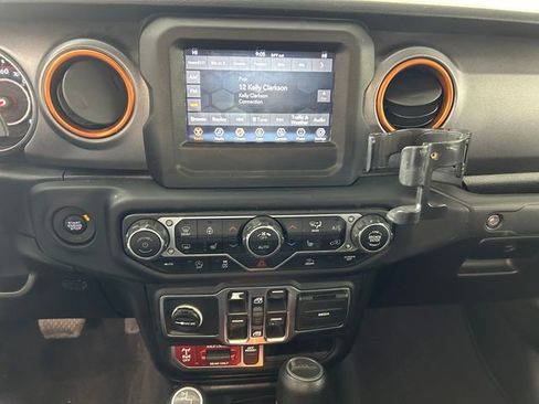 Used 2020 Jeep Gladiator Mojave w/ Cold Weather Group image 22