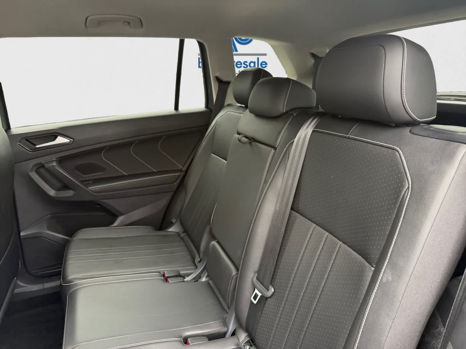 Used 2023 Volkswagen Tiguan SE FWD image 17