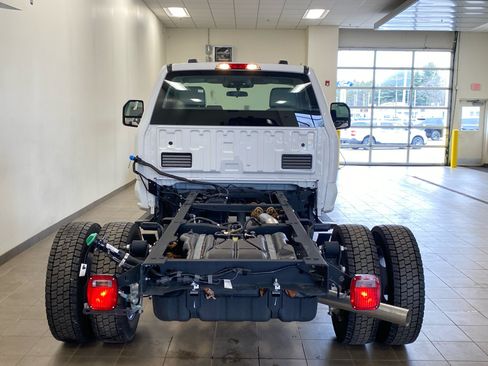 New 2024 Ford F550 4x4 Regular Cab Super Duty image 6