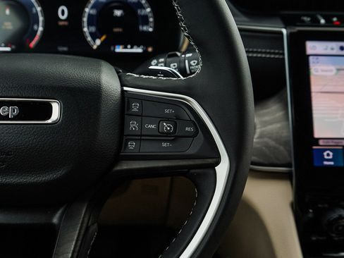 New 2025 Jeep Grand Cherokee Limited w/ Trailer Tow Package image 21