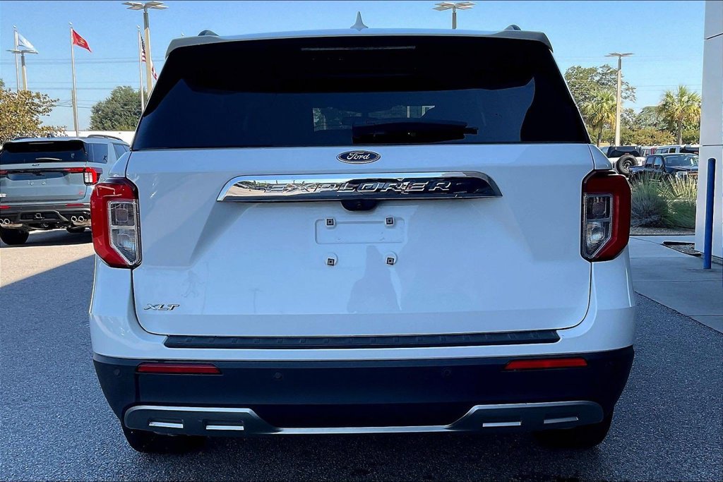 Used 2023 Ford Explorer XLT w/ Equipment Group 202A RWD image 5