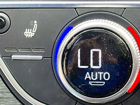 Used 2018 Audi A4 2.0T Ultra Premium w/ Convenience Package image 23