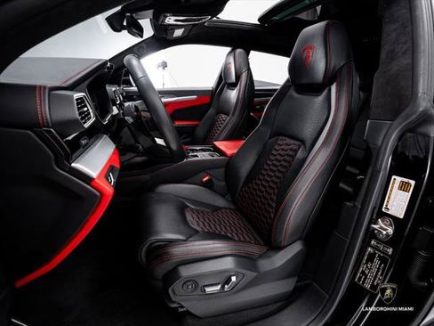 Used 2022 Lamborghini Urus AWD/4WD image 28