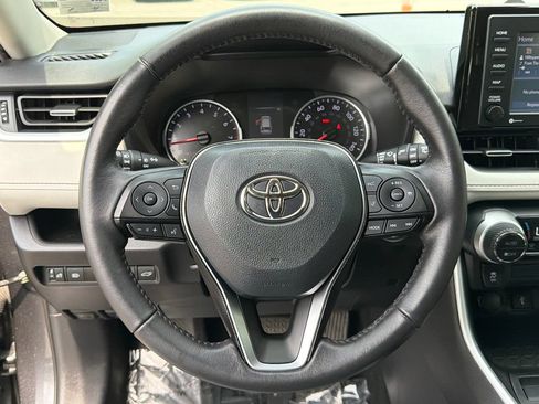 Used 2021 Toyota RAV4 XLE Premium AWD/4WD image 21