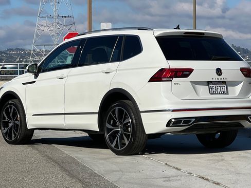 Used 2023 Volkswagen Tiguan SEL R-Line image 6