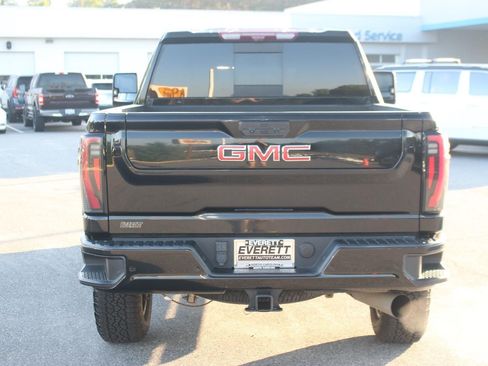 Used 2024 GMC Sierra 2500 AT4 w/ AT4 Premium Plus Package AWD/4WD image 6