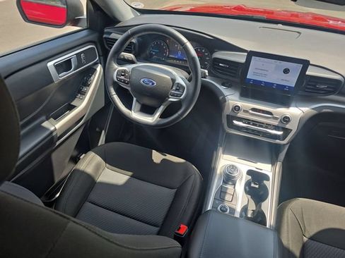 Certified 2024 Ford Explorer XLT AWD/4WD image 32