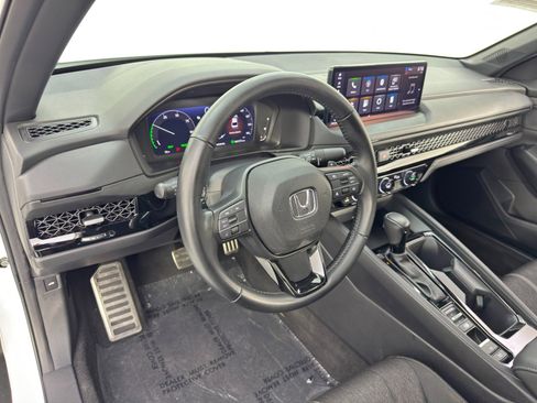 Used 2023 Honda Accord Sport image 13
