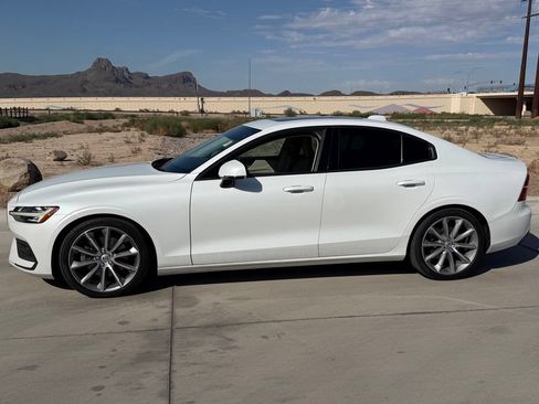 Used 2019 Volvo S60 T5 Momentum w/ Premium Package FWD image 5