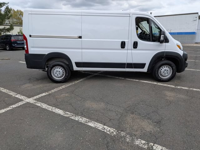 Used 2025 RAM ProMaster 2500 w/ Convenience Group FWD image 4