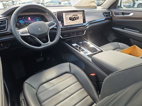 New 2026 Volkswagen Atlas SEL image 6