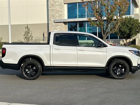 Used 2023 Honda Ridgeline Black Edition image 3