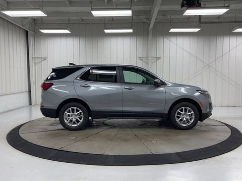 Used 2024 Chevrolet Equinox LT AWD/4WD image 9