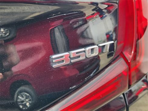 Used 2022 Cadillac XT4 Luxury w/ Cold Weather Package image 8