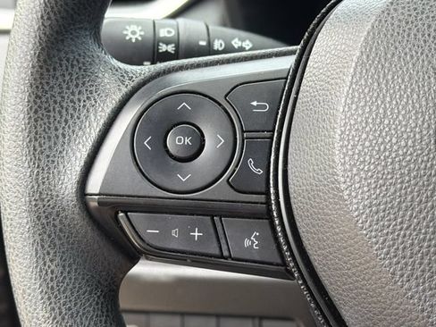 Used 2019 Toyota RAV4 XLE w/ Convenience Package FWD image 23