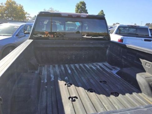 Used 2022 GMC Sierra 2500 Denali w/ Denali Black Diamond Edition image 10