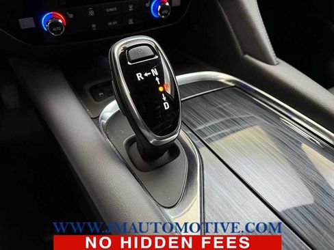 Used 2021 Buick Enclave Essence image 33