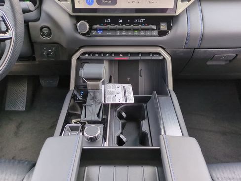 New 2026 Toyota Tundra Platinum AWD/4WD image 17
