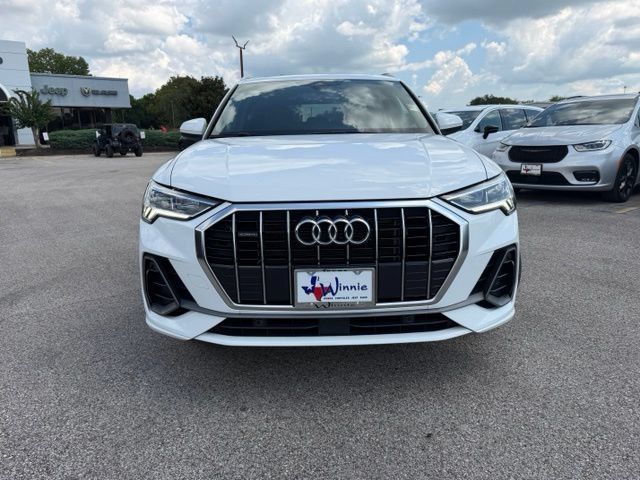 Used 2024 Audi Q3 2.0T Premium AWD/4WD image 2