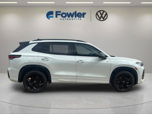 New 2026 Volkswagen Tiguan SE R-Line AWD/4WD image 8