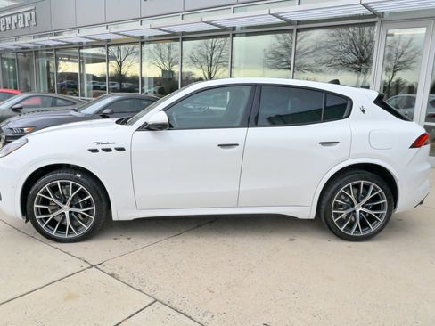 New 2026 Maserati Grecale Modena image 8