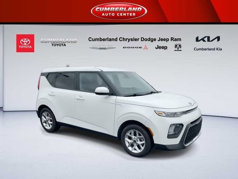 Used 2021 Kia Soul S image 2