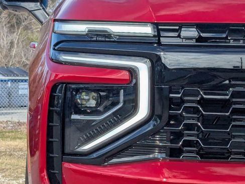 New 2026 Chevrolet Suburban Premier image 9