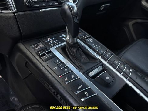 Used 2018 Porsche Macan S w/ Premium Package Plus AWD/4WD image 17