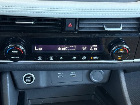 Used 2023 Nissan Rogue SV FWD image 25