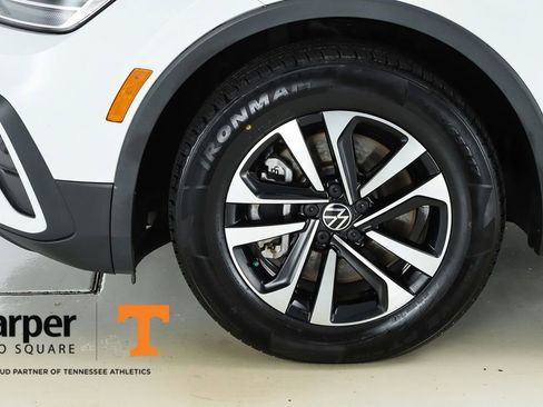 Used 2023 Volkswagen Tiguan S image 43
