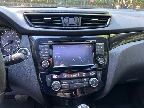 Used 2017 Nissan Rogue Sport SL w/ SL Premium Package AWD/4WD image 19