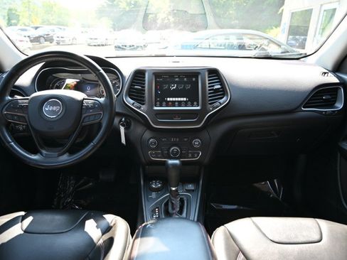 Used 2020 Jeep Cherokee Trailhawk AWD/4WD image 9