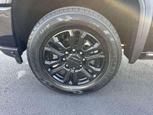 Certified 2022 GMC Sierra 3500 Denali w/ Denali Black Diamond Edition AWD/4WD image 10