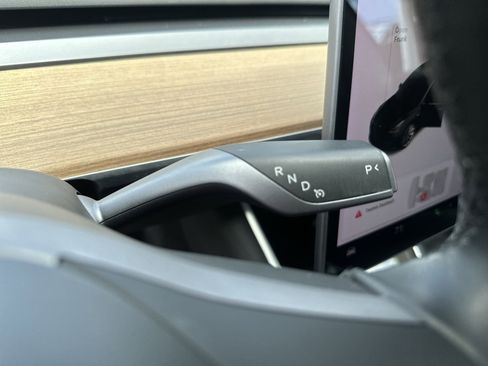 Used 2019 Tesla Model 3 Standard Range Plus image 22