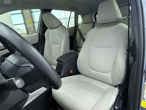 Used 2023 Toyota Corolla Cross L image 10