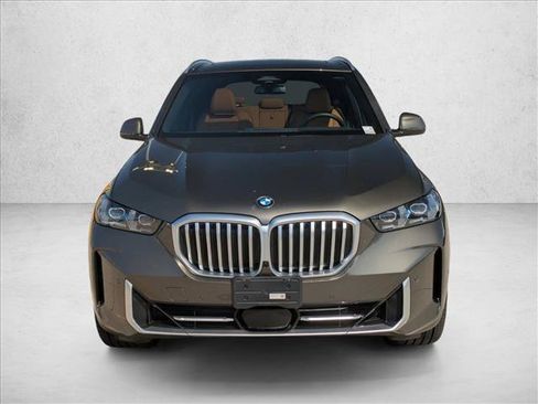 Used 2026 BMW X5 xDrive40i w/ Premium Package AWD/4WD image 2