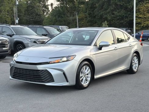 Used 2025 Toyota Camry LE FWD image 7