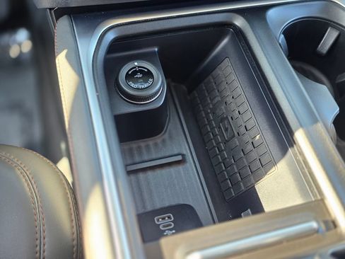 Used 2025 Ford Expedition Max Active AWD/4WD image 39