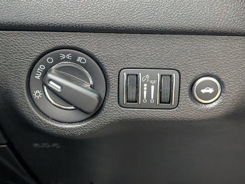 Used 2022 Chrysler 300 Touring w/ Sport Appearance Package RWD image 14